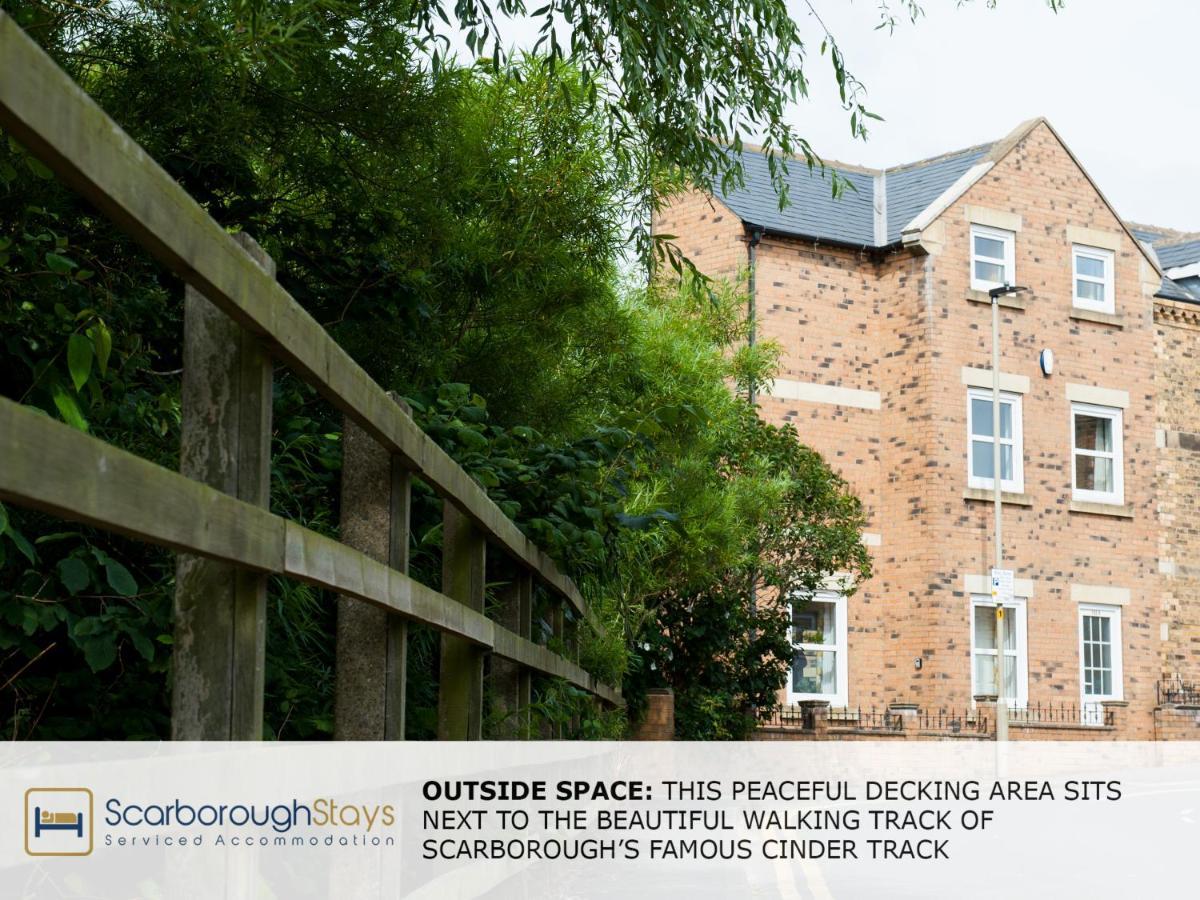 Candler Lodge - 3 Bedroom Townhouse With Parking - Patio Area & Seating Scarborough Esterno foto